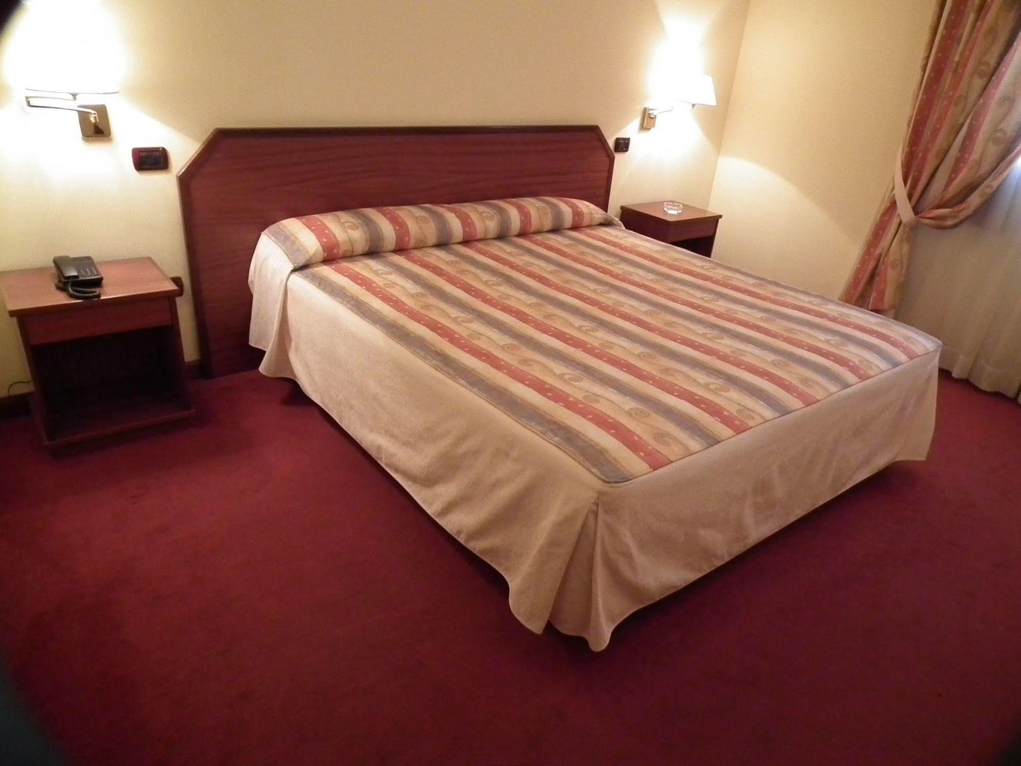 Luz Hotel Haro Εξωτερικό φωτογραφία